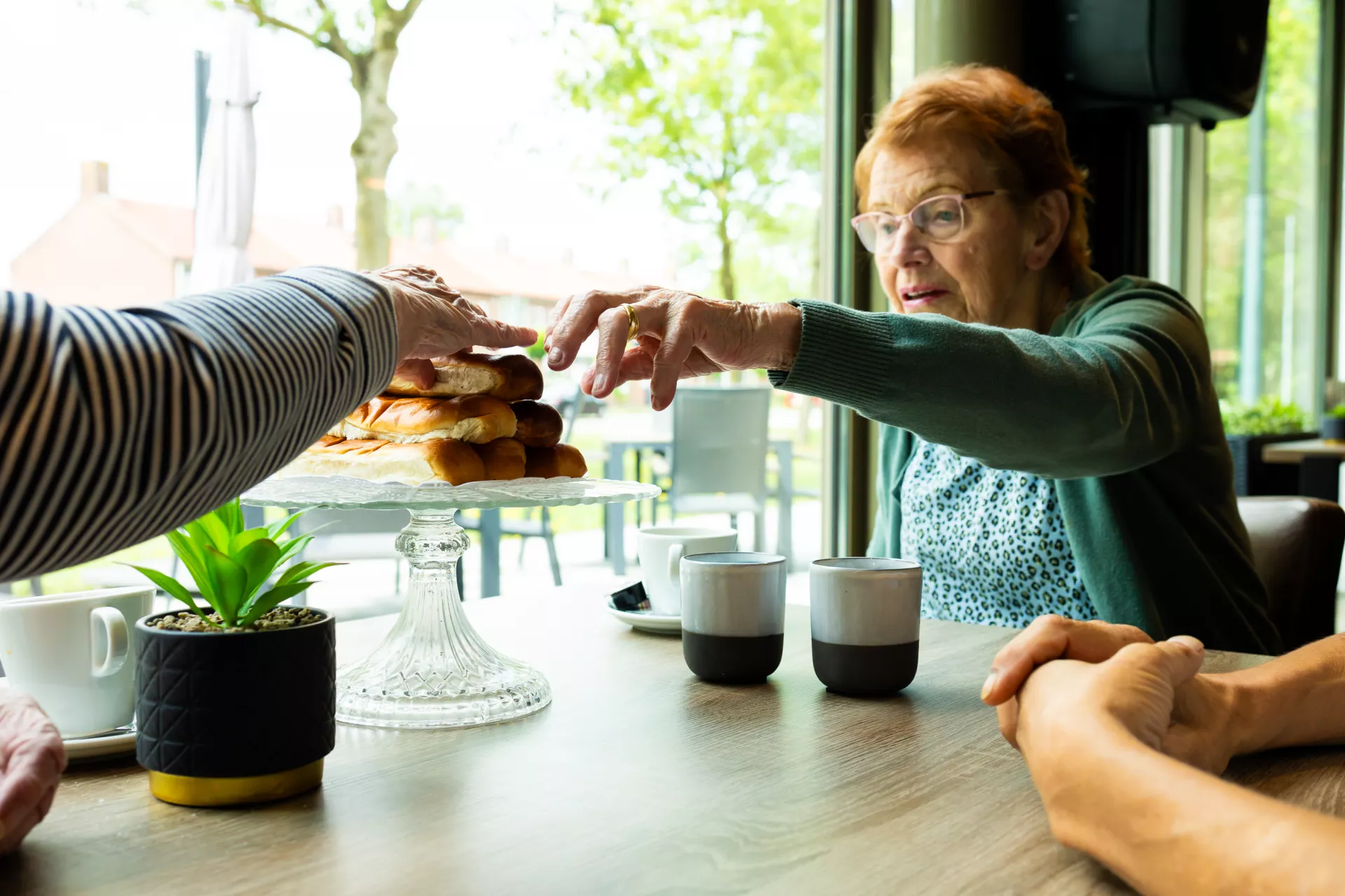 Mensen aan tafel
